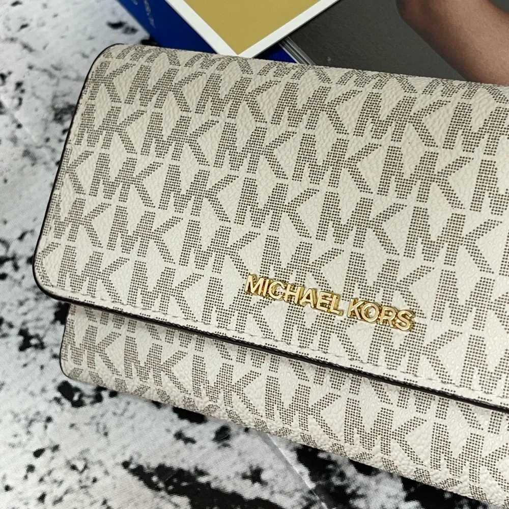 (new+tag) Michael Kors jet set travel large trifold wallet